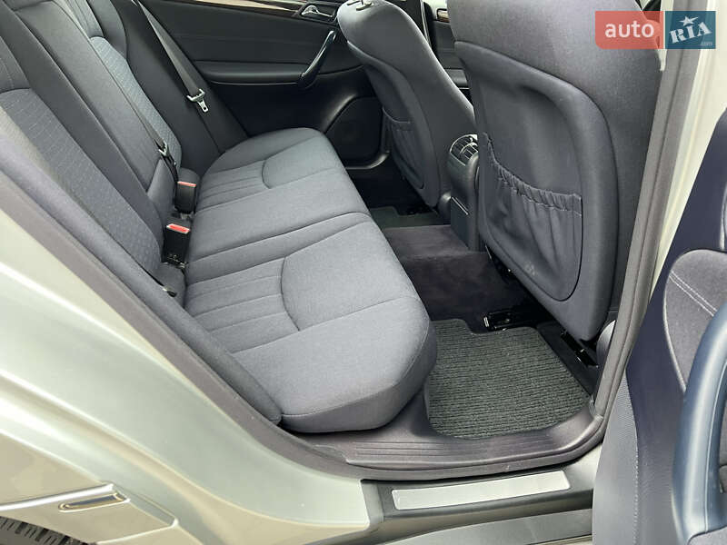 Седан Mercedes-Benz C-Class 2005 в Надвірній