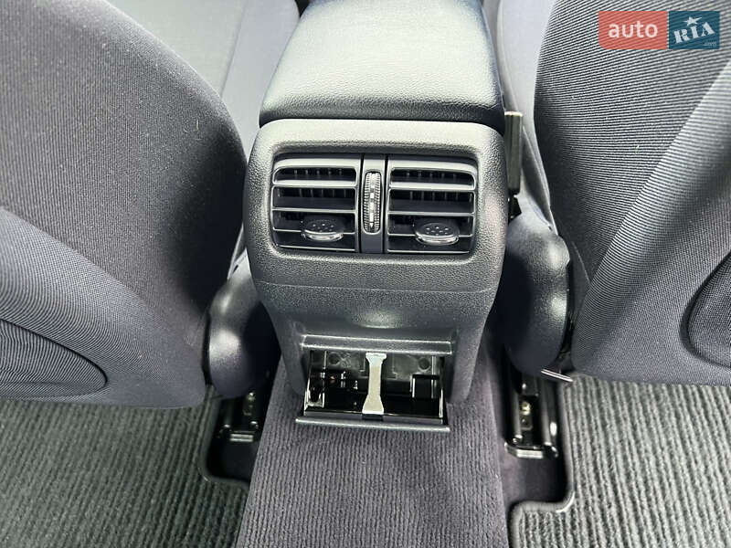 Седан Mercedes-Benz C-Class 2005 в Надвірній