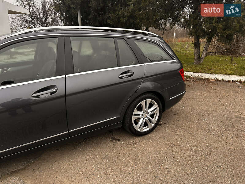Универсал Mercedes-Benz C-Class 2013 в Одессе