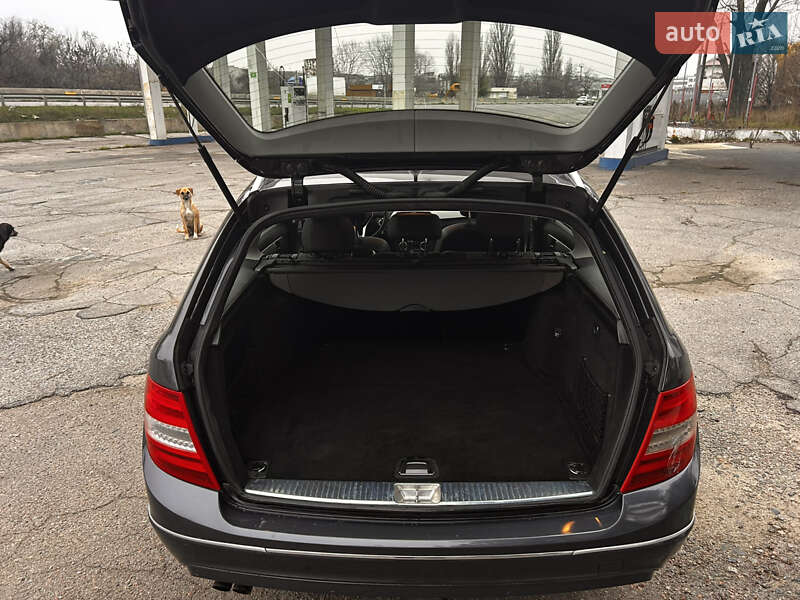 Универсал Mercedes-Benz C-Class 2013 в Одессе