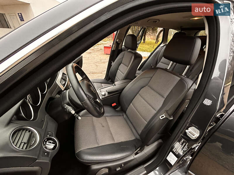 Универсал Mercedes-Benz C-Class 2013 в Одессе