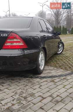 Седан Mercedes-Benz C-Class 2004 в Харькове