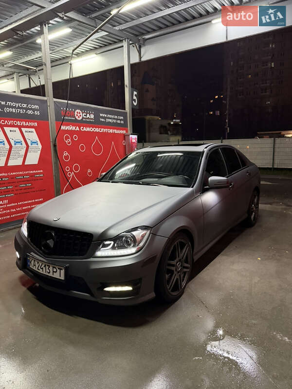 Mercedes-Benz C-Class 2011