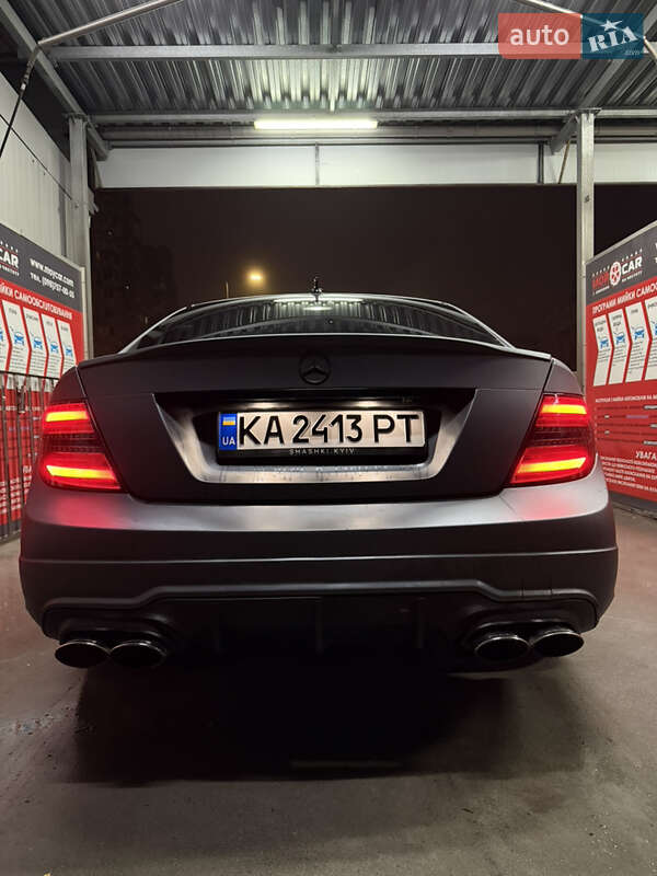 Седан Mercedes-Benz C-Class 2011 в Киеве
