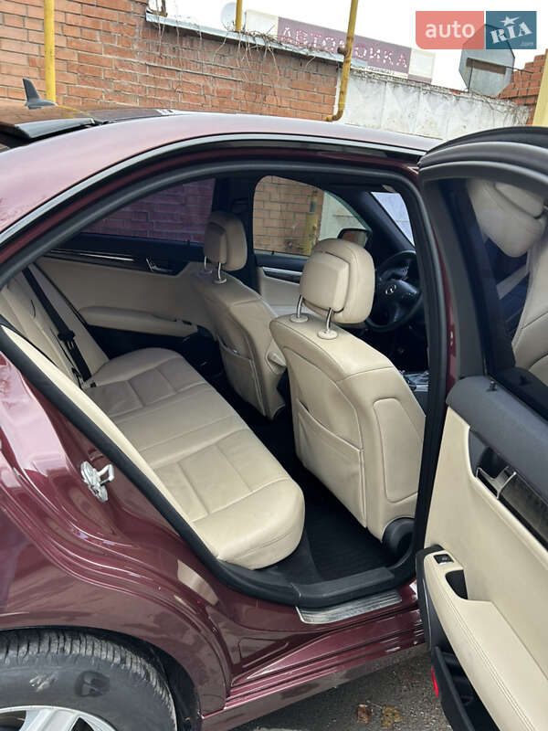 Седан Mercedes-Benz C-Class 2007 в Николаеве