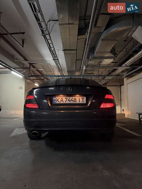 Седан Mercedes-Benz C-Class 2007 в Киеве