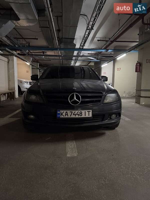 Седан Mercedes-Benz C-Class 2007 в Киеве