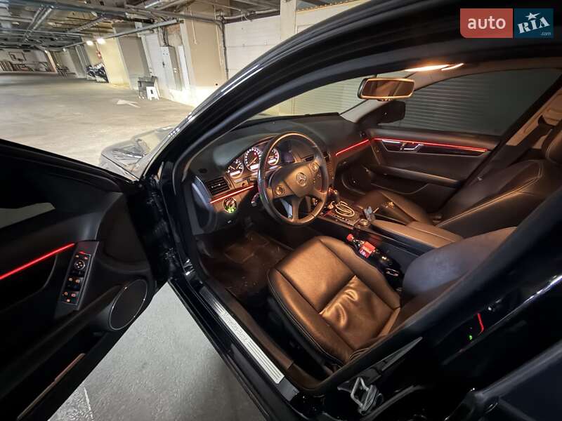 Седан Mercedes-Benz C-Class 2007 в Киеве