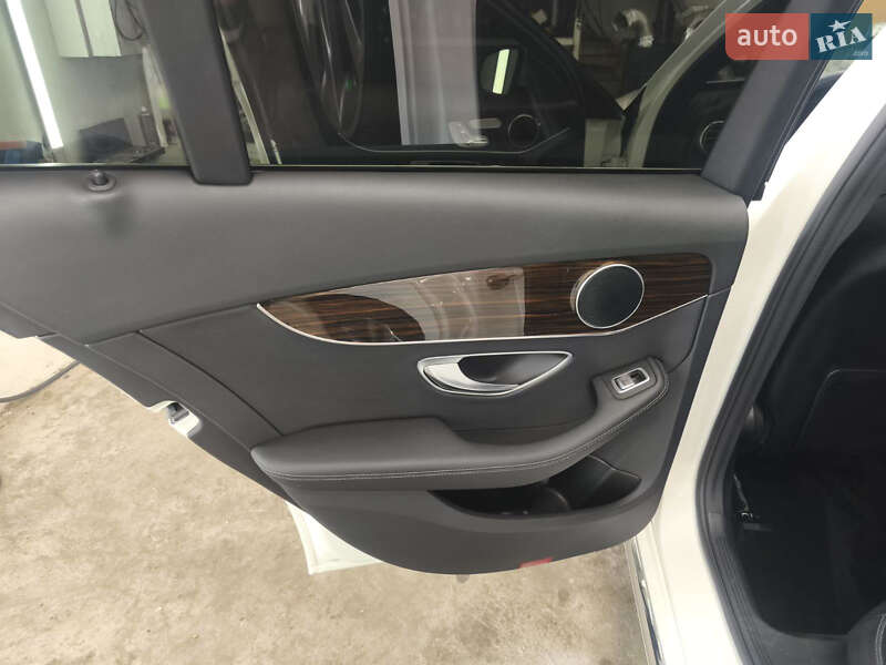 Седан Mercedes-Benz C-Class 2018 в Самборе