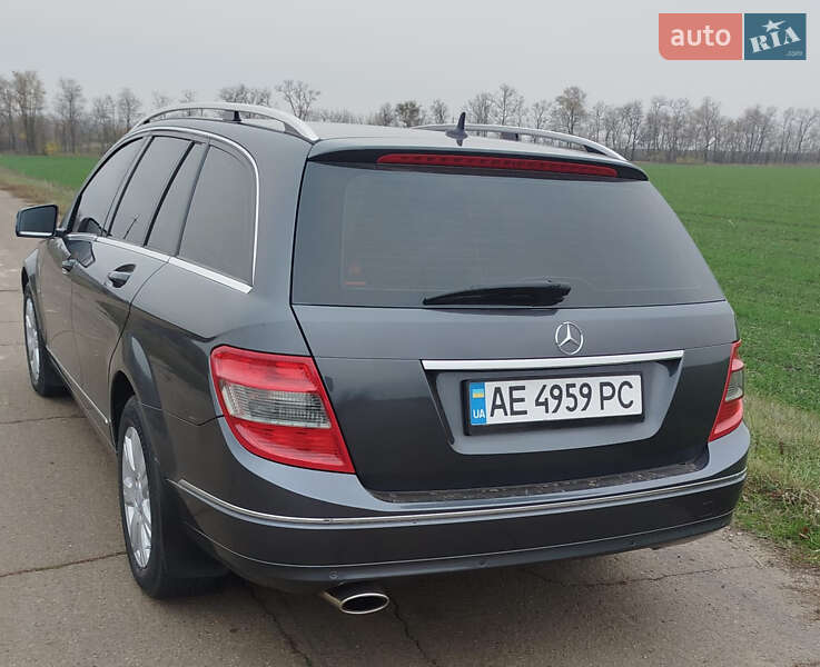 Универсал Mercedes-Benz C-Class 2009 в Днепре