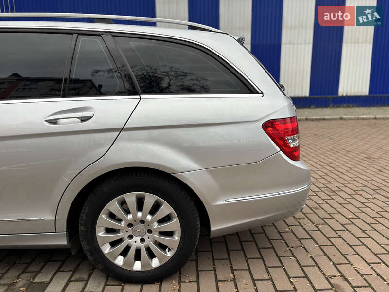 Универсал Mercedes-Benz C-Class 2012 в Ужгороде