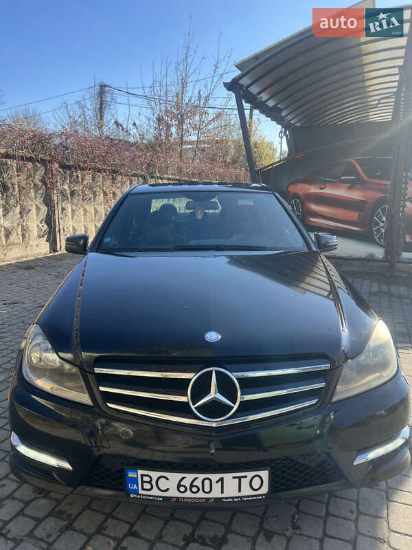 Седан Mercedes-Benz C-Class 2012 в Львове