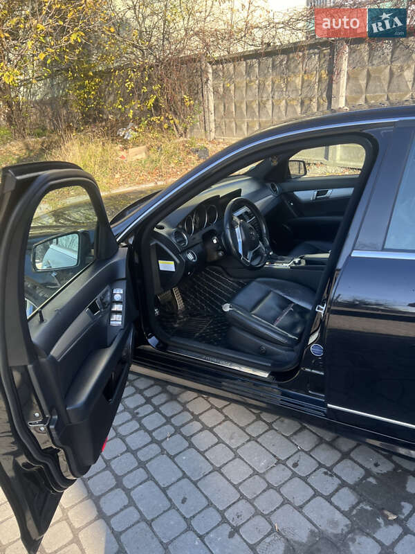 Седан Mercedes-Benz C-Class 2012 в Львове