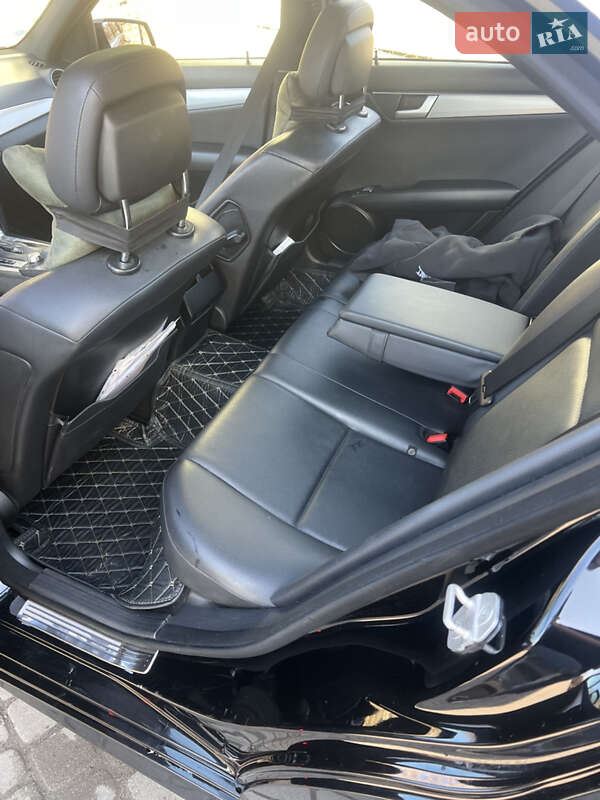 Седан Mercedes-Benz C-Class 2012 в Львове