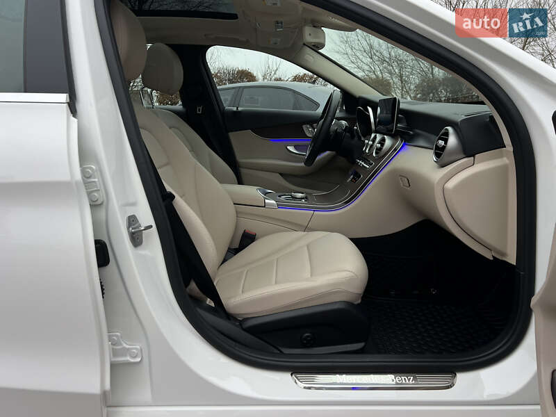 Седан Mercedes-Benz C-Class 2020 в Киеве
