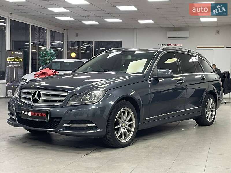 Универсал Mercedes-Benz C-Class 2013 в Киеве