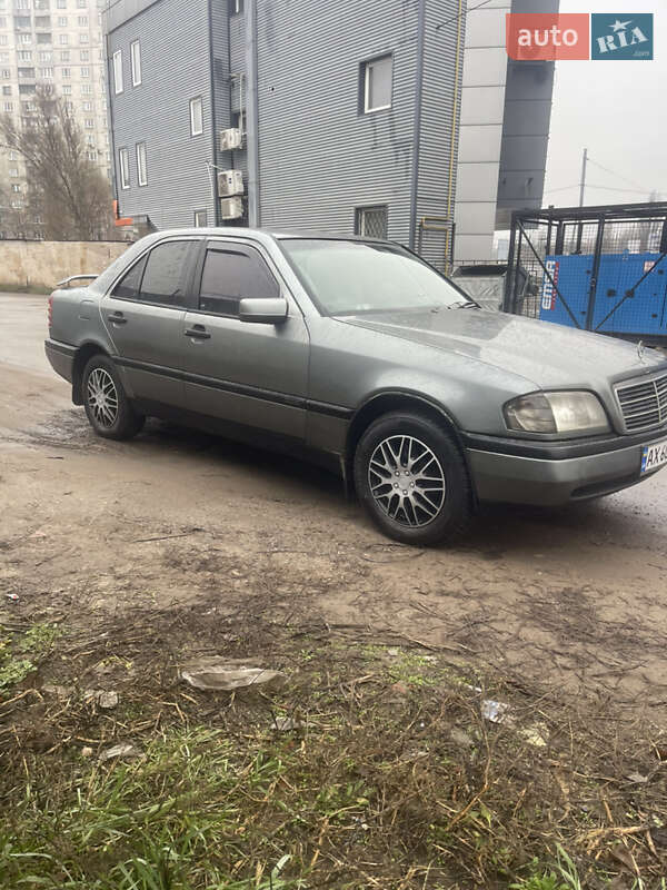 Седан Mercedes-Benz C-Class 1994 в Харькове фото 4 Седан Mercedes-Benz C-Class 1994 в Харькове