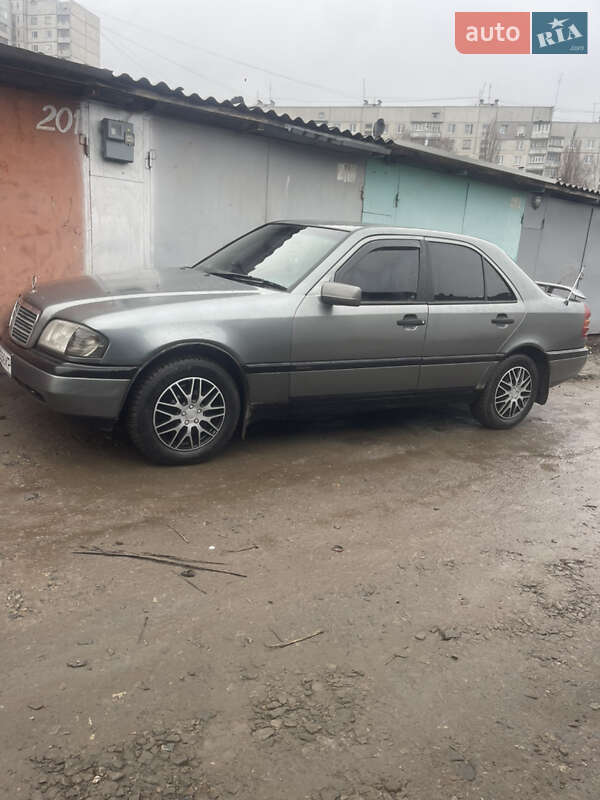 Седан Mercedes-Benz C-Class 1994 в Харькове фото 8 Седан Mercedes-Benz C-Class 1994 в Харькове