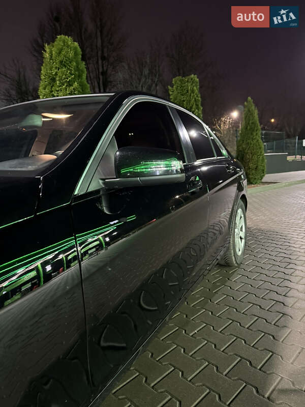 Седан Mercedes-Benz C-Class 2013 в Львове