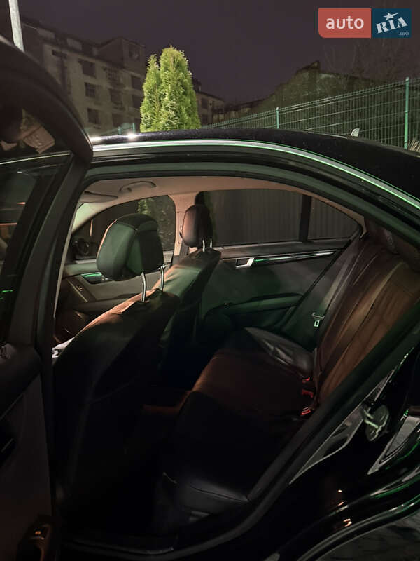 Седан Mercedes-Benz C-Class 2013 в Львове