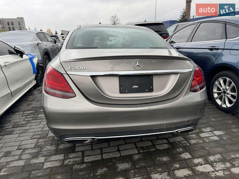 Седан Mercedes-Benz C-Class 2019 в Львові