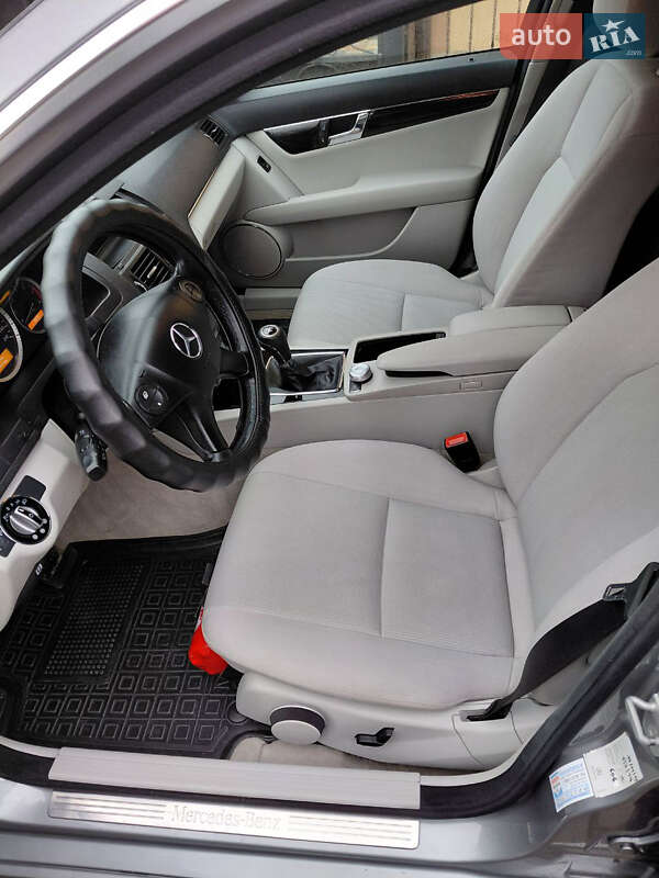Универсал Mercedes-Benz C-Class 2009 в Сокале