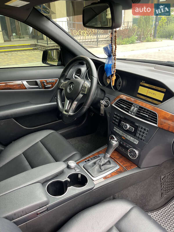 Седан Mercedes-Benz C-Class 2011 в Києві