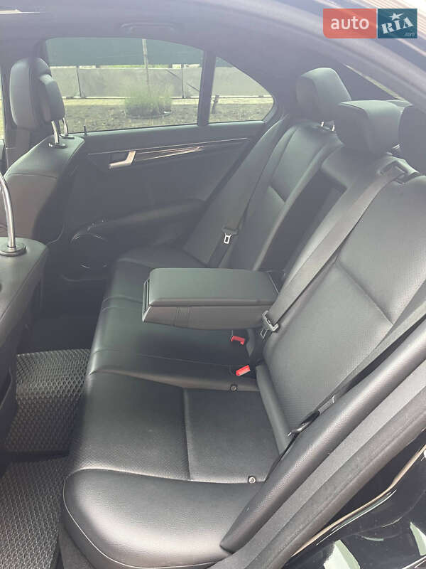 Седан Mercedes-Benz C-Class 2011 в Києві