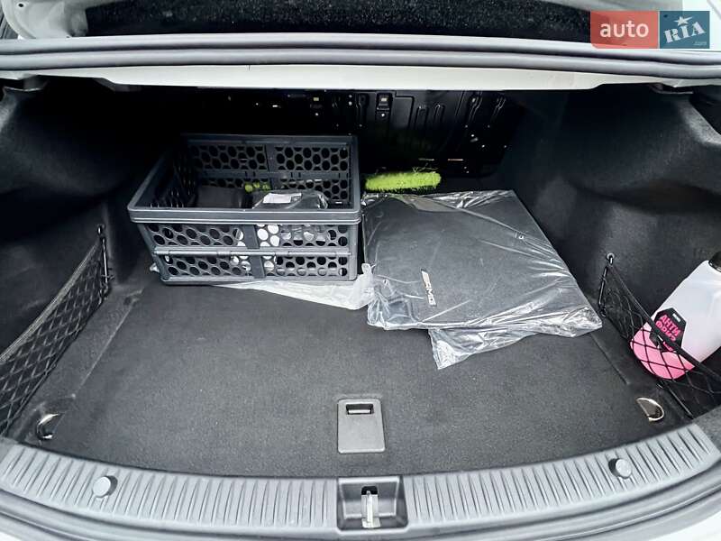 Седан Mercedes-Benz C-Class 2018 в Киеве фото 34 Седан Mercedes-Benz C-Class 2018 в Киеве