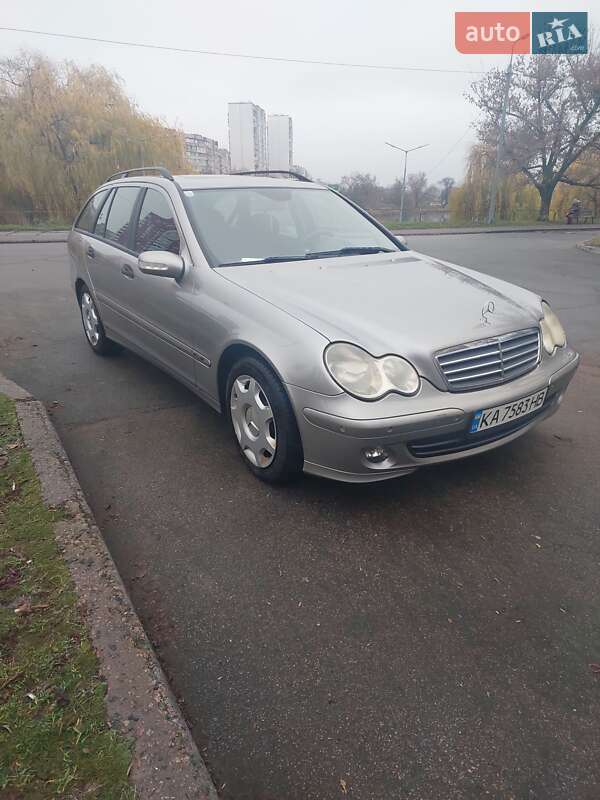 Универсал Mercedes-Benz C-Class 2005 в Киеве фото 3 Универсал Mercedes-Benz C-Class 2005 в Киеве