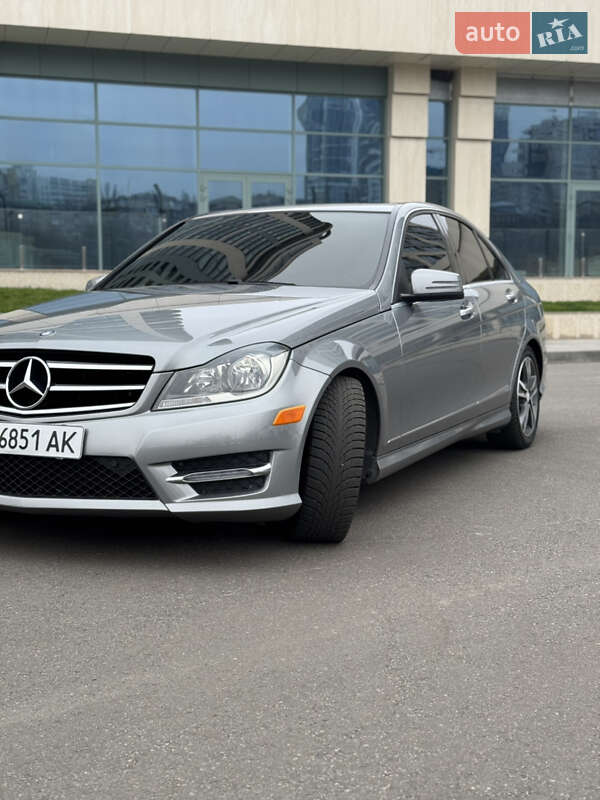 Седан Mercedes-Benz C-Class 2014 в Днепре