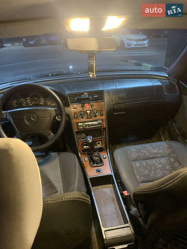 Mercedes-Benz C-Class 1995 Mercedes-Benz C-Class 1995
