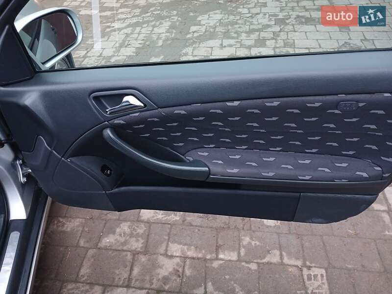 Купе Mercedes-Benz C-Class 2001 в Львове фото 19 Купе Mercedes-Benz C-Class 2001 в Львове