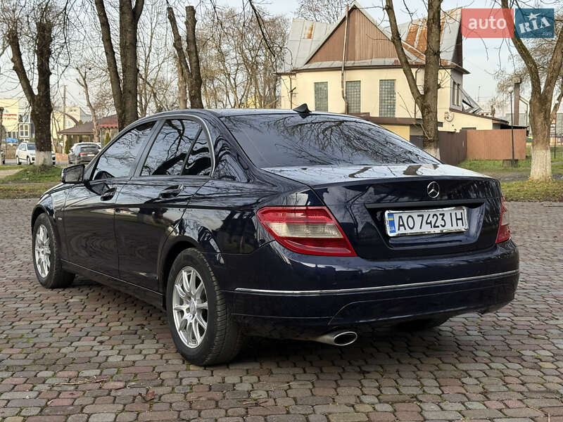 Седан Mercedes-Benz C-Class 2010 в Тячеве