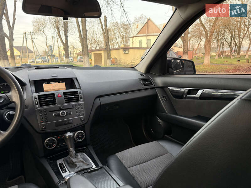 Седан Mercedes-Benz C-Class 2010 в Тячеве