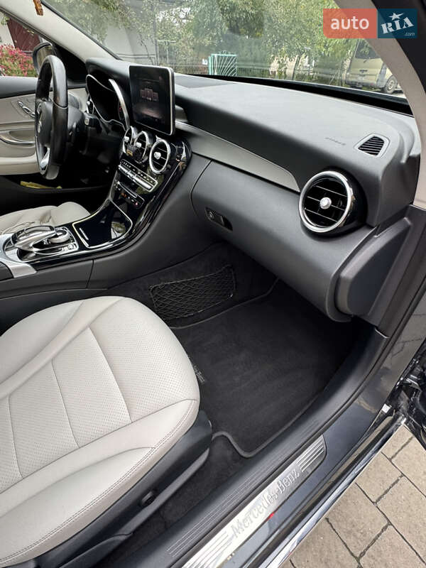Седан Mercedes-Benz C-Class 2016 в Львове фото 17 Седан Mercedes-Benz C-Class 2016 в Львове