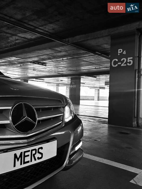 Седан Mercedes-Benz C-Class 2013 в Киеве