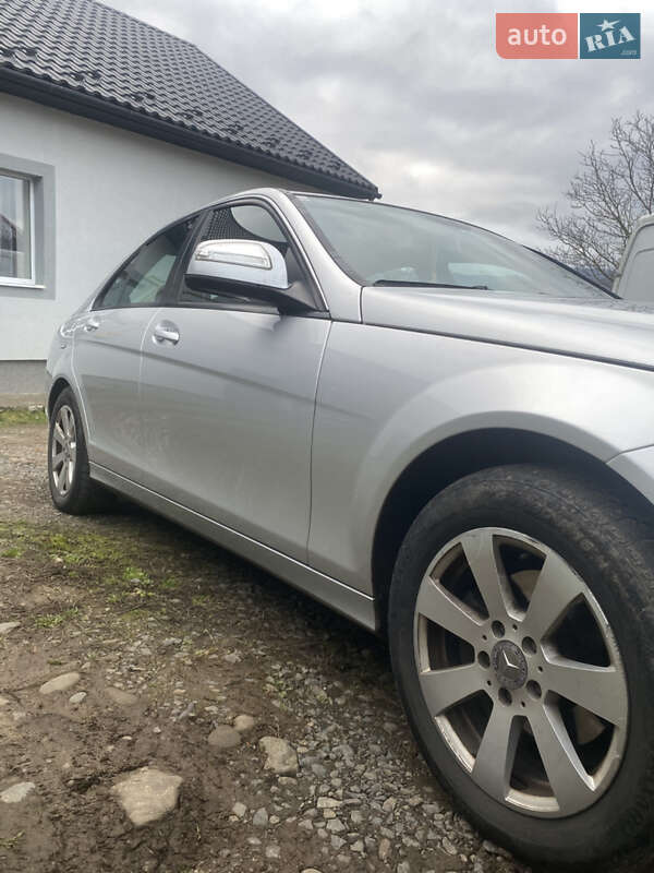 Седан Mercedes-Benz C-Class 2008 в Сваляве