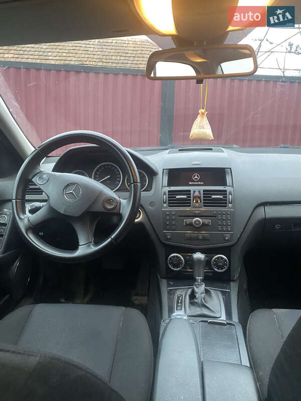 Седан Mercedes-Benz C-Class 2008 в Сваляве
