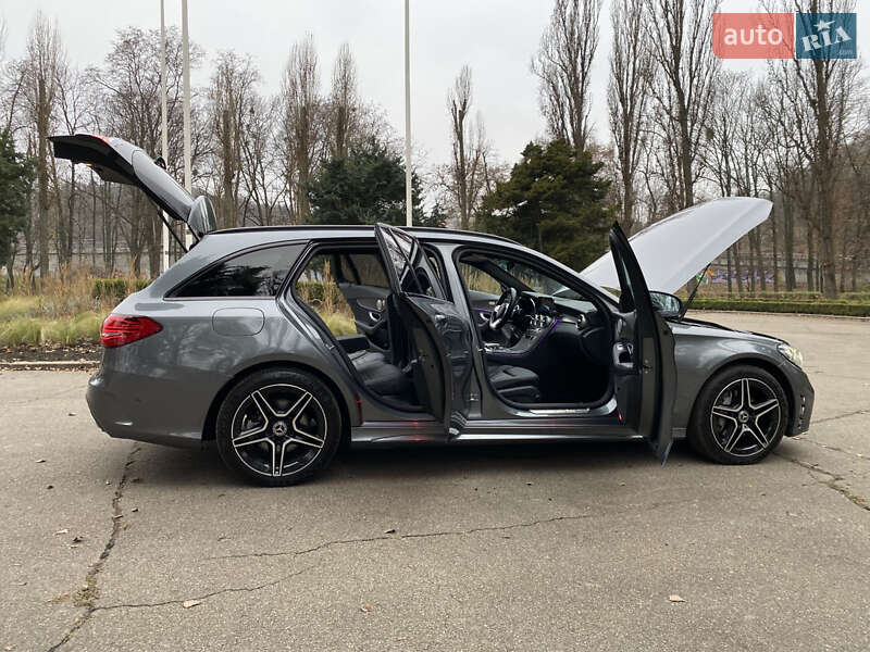 Універсал Mercedes-Benz C-Class 2018 в Києві