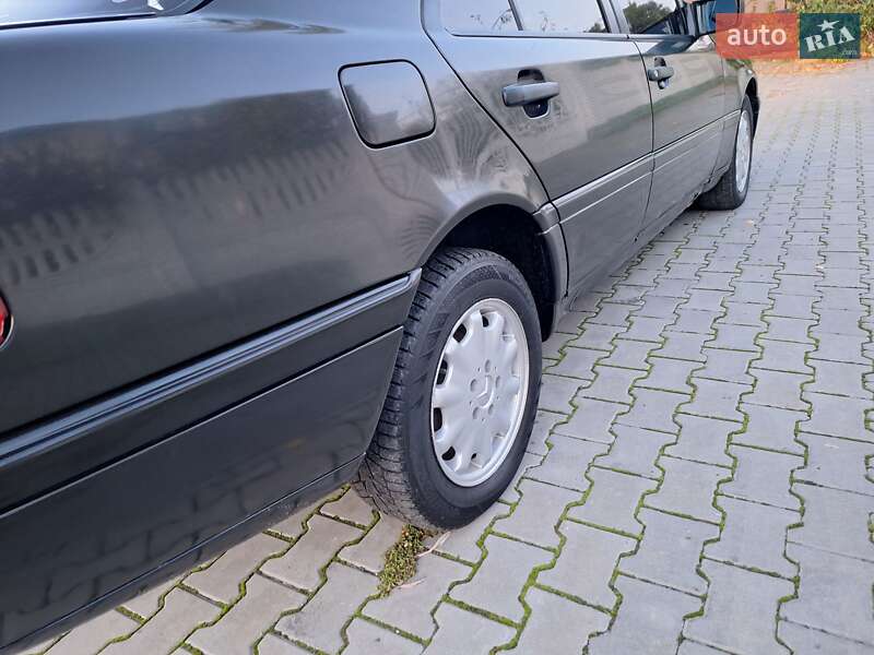 Седан Mercedes-Benz C-Class 1994 в Чернівцях фото 15 Седан Mercedes-Benz C-Class 1994 в Чернівцях