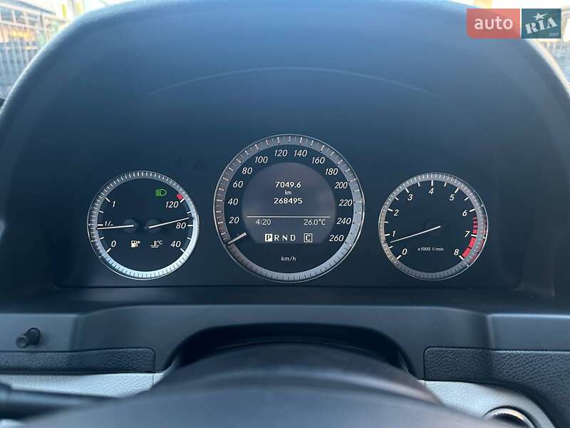 Седан Mercedes-Benz C-Class 2010 в Киеве