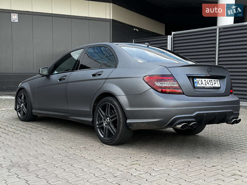 Седан Mercedes-Benz C-Class 2011 в Киеве