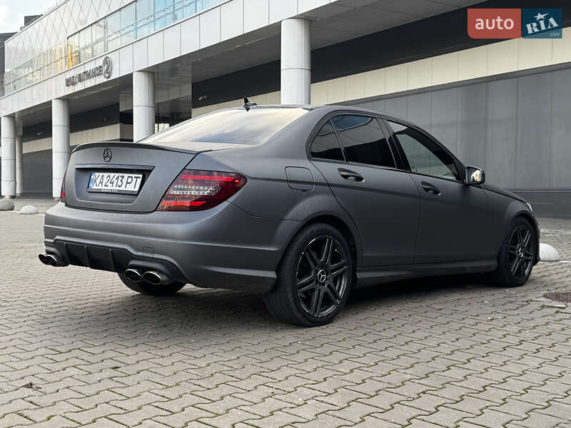 Седан Mercedes-Benz C-Class 2011 в Киеве