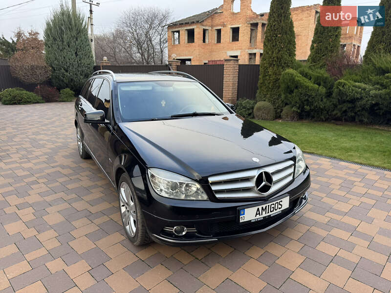 Mercedes-Benz C-Class 2010 Mercedes-Benz C-Class 2010