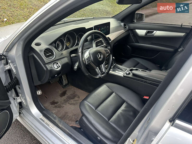 Седан Mercedes-Benz C-Class 2011 в Киеве