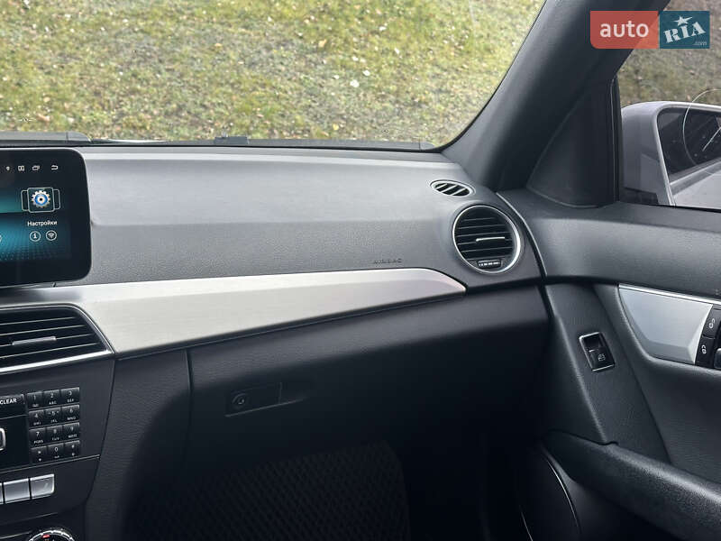 Седан Mercedes-Benz C-Class 2011 в Киеве