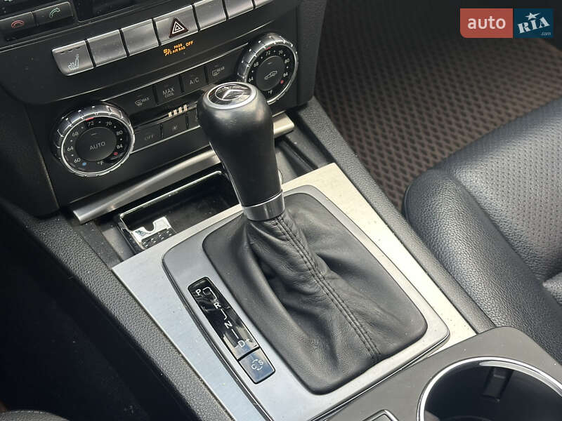 Седан Mercedes-Benz C-Class 2011 в Киеве