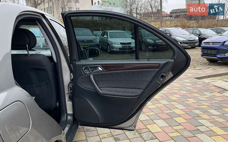 Седан Mercedes-Benz C-Class 2003 в Стрые