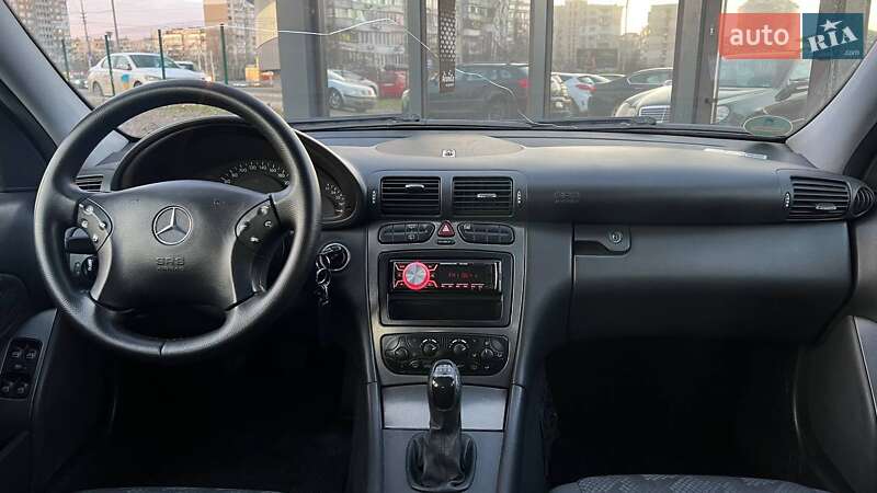 Универсал Mercedes-Benz C-Class 2004 в Киеве